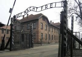 »Arbeit macht frei«