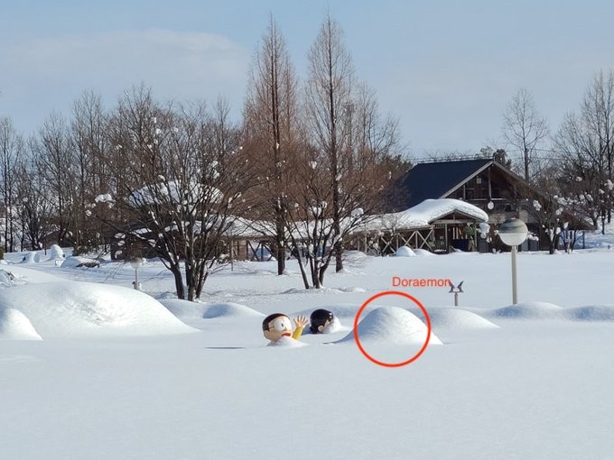 Doraemon Buried in Snow