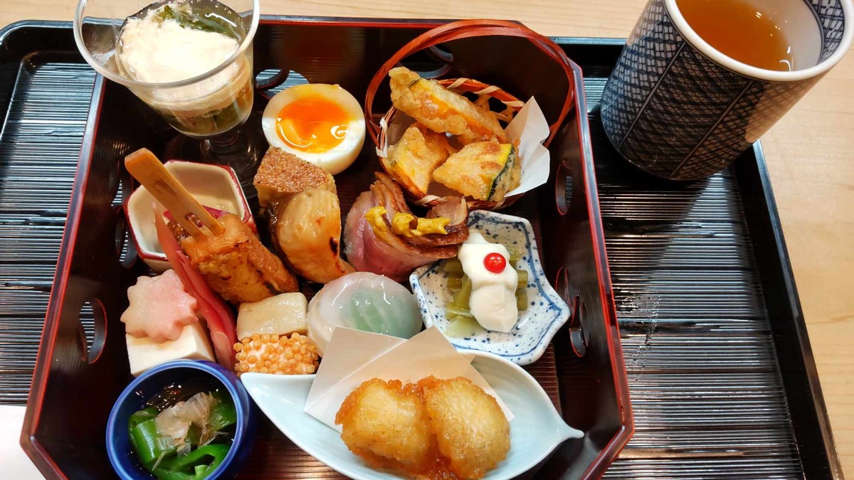 Kaiseki Cuisine in Gion, Kyoto with My Friends 