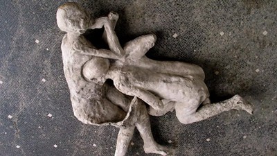 Murder in Pompeii #30: Peregrinator Temporum 