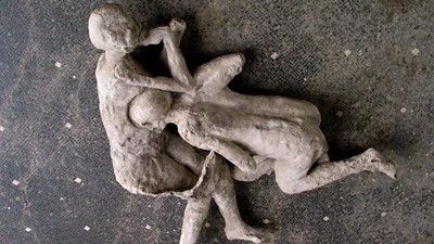 Murder in Pompeii #30: Peregrinator Temporum 