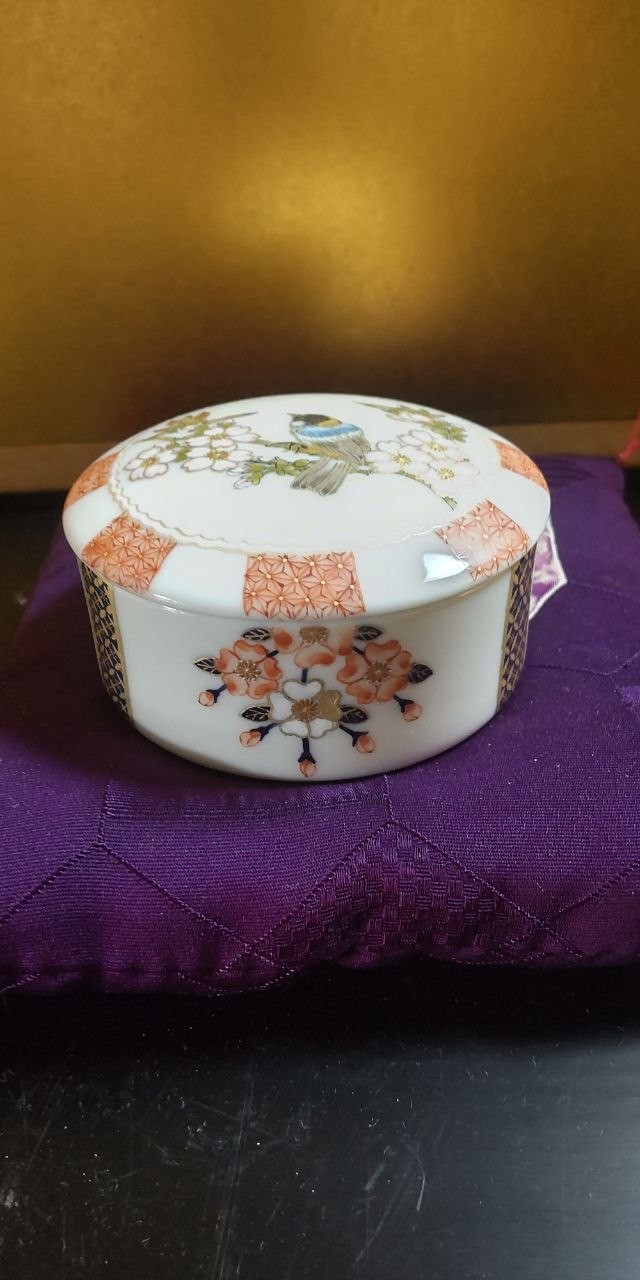 My Handpainted Round Box 