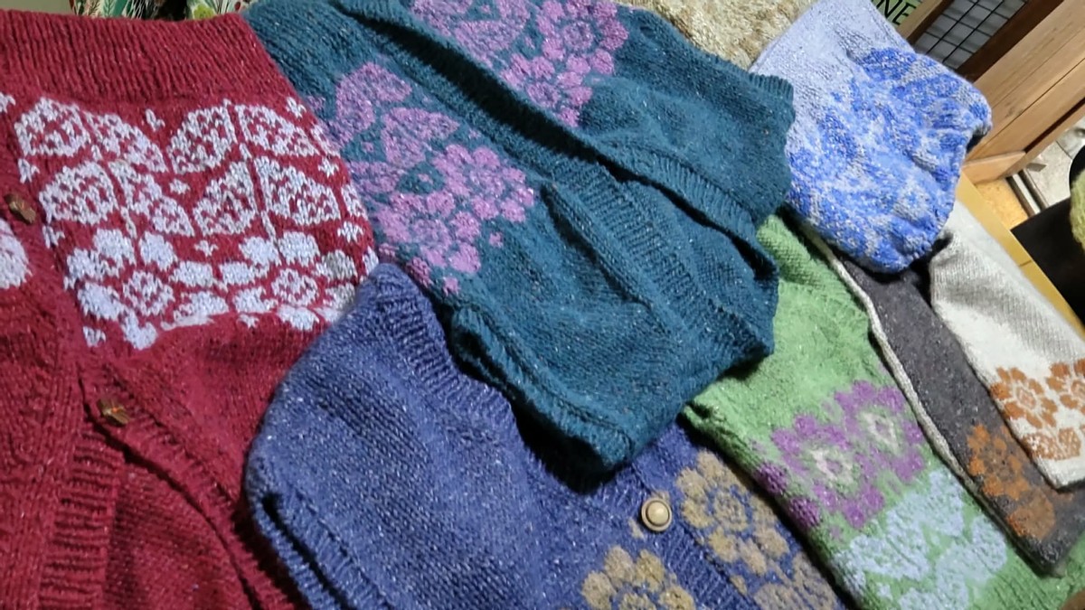 A Christmas Party with My Knitting Friends